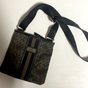 Tommy Hilfiger women’s crossbody bag